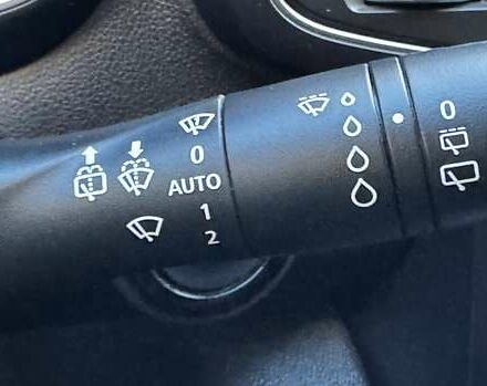 Белый Рено Колеос, объемом двигателя 2.49 л и пробегом 75 тыс. км за 21999 $, фото 97 на Automoto.ua