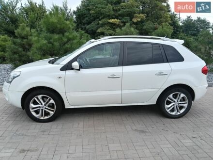 Белый Рено Колеос, объемом двигателя 1.96 л и пробегом 251 тыс. км за 9300 $, фото 1 на Automoto.ua
