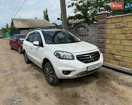 Белый Рено Колеос, объемом двигателя 2.49 л и пробегом 150 тыс. км за 5300 $, фото 1 на Automoto.ua