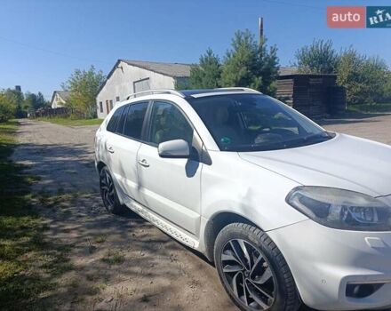 Белый Рено Колеос, объемом двигателя 2 л и пробегом 240 тыс. км за 10200 $, фото 1 на Automoto.ua
