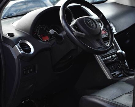 Черный Рено Колеос, объемом двигателя 2.5 л и пробегом 145 тыс. км за 8950 $, фото 7 на Automoto.ua