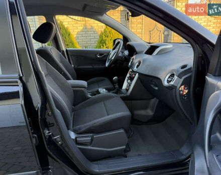 Черный Рено Колеос, объемом двигателя 2.45 л и пробегом 188 тыс. км за 12000 $, фото 74 на Automoto.ua