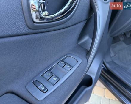 Черный Рено Колеос, объемом двигателя 2.45 л и пробегом 188 тыс. км за 12000 $, фото 51 на Automoto.ua