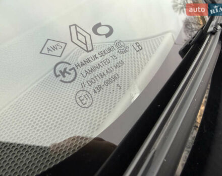 Черный Рено Колеос, объемом двигателя 2.5 л и пробегом 179 тыс. км за 14000 $, фото 20 на Automoto.ua