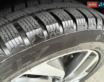 Черный Рено Колеос, объемом двигателя 2.5 л и пробегом 179 тыс. км за 14000 $, фото 29 на Automoto.ua