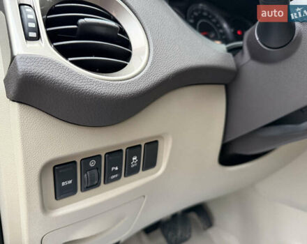 Черный Рено Колеос, объемом двигателя 2.5 л и пробегом 179 тыс. км за 14000 $, фото 38 на Automoto.ua