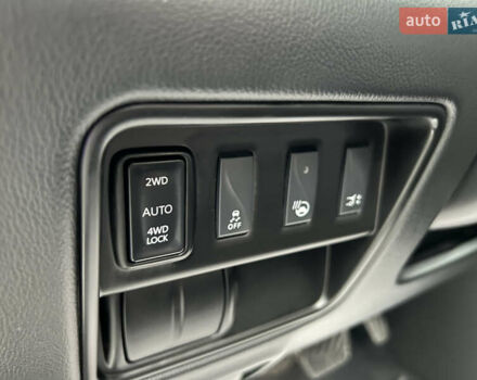 Черный Рено Колеос, объемом двигателя 2 л и пробегом 159 тыс. км за 20350 $, фото 30 на Automoto.ua