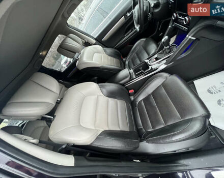 Черный Рено Колеос, объемом двигателя 2 л и пробегом 159 тыс. км за 20350 $, фото 16 на Automoto.ua