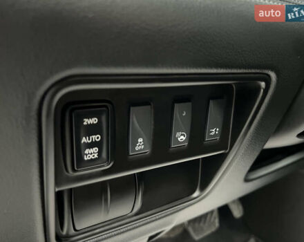 Черный Рено Колеос, объемом двигателя 2 л и пробегом 159 тыс. км за 20350 $, фото 31 на Automoto.ua