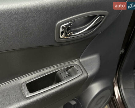 Коричневый Рено Колеос, объемом двигателя 2.49 л и пробегом 120 тыс. км за 15300 $, фото 11 на Automoto.ua