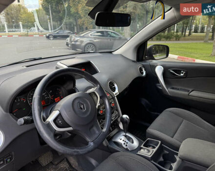 Красный Рено Колеос, объемом двигателя 2.5 л и пробегом 150 тыс. км за 8000 $, фото 8 на Automoto.ua
