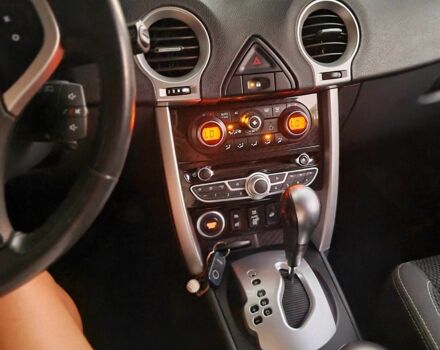 Красный Рено Колеос, объемом двигателя 2.5 л и пробегом 155 тыс. км за 10000 $, фото 2 на Automoto.ua