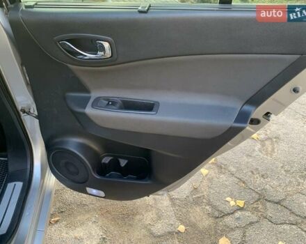 Сірий Рено Колеос, об'ємом двигуна 2 л та пробігом 224 тис. км за 7800 $, фото 15 на Automoto.ua
