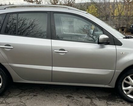 Рено Колеос 2008 в Краматорске на Automoto.ua Серый Рено Колеос, объемом двигателя 2 л и пробегом 280 тыс. км за 4499 $, фото 4 на Automoto.ua