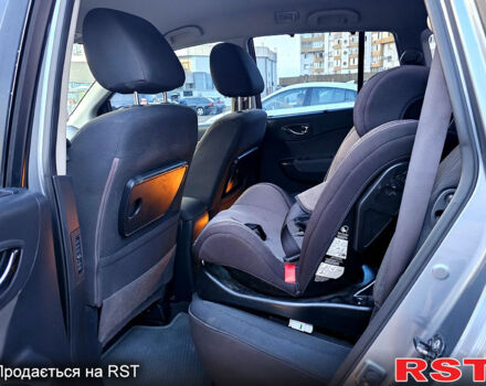 Сірий Рено Колеос, об'ємом двигуна 2.5 л та пробігом 223 тис. км за 7800 $, фото 9 на Automoto.ua