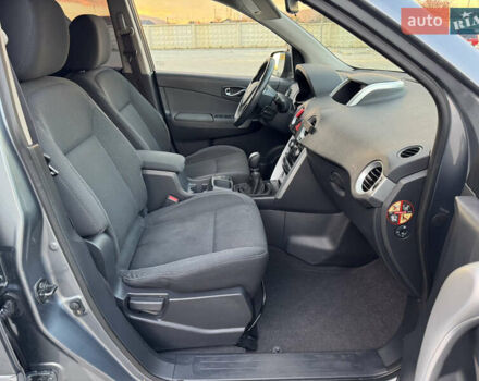 Серый Рено Колеос, объемом двигателя 2 л и пробегом 255 тыс. км за 7299 $, фото 42 на Automoto.ua