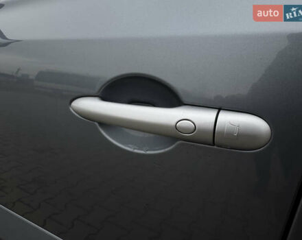 Серый Рено Колеос, объемом двигателя 2 л и пробегом 215 тыс. км за 9800 $, фото 53 на Automoto.ua