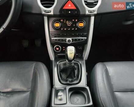 Сірий Рено Колеос, об'ємом двигуна 2 л та пробігом 289 тис. км за 7999 $, фото 35 на Automoto.ua