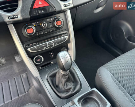Серый Рено Колеос, объемом двигателя 2 л и пробегом 255 тыс. км за 7299 $, фото 22 на Automoto.ua