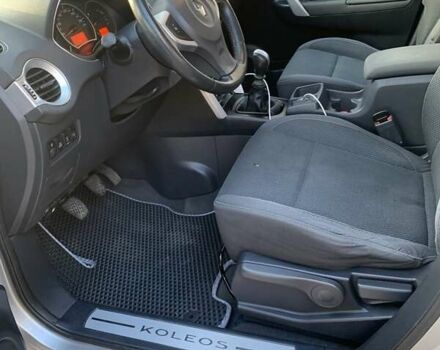 Сірий Рено Колеос, об'ємом двигуна 2 л та пробігом 224 тис. км за 7800 $, фото 10 на Automoto.ua