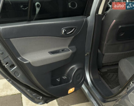 Сірий Рено Колеос, об'ємом двигуна 2 л та пробігом 238 тис. км за 8300 $, фото 29 на Automoto.ua