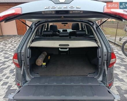 Серый Рено Колеос, объемом двигателя 2 л и пробегом 194 тыс. км за 9300 $, фото 5 на Automoto.ua