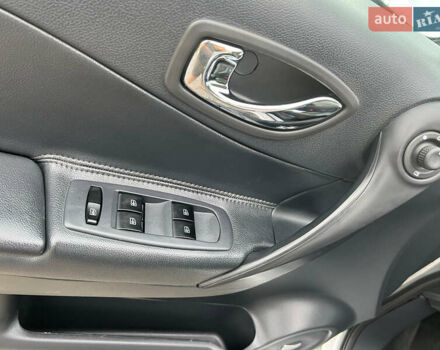 Сірий Рено Колеос, об'ємом двигуна 2 л та пробігом 228 тис. км за 12500 $, фото 17 на Automoto.ua