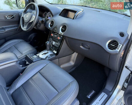 Сірий Рено Колеос, об'ємом двигуна 2 л та пробігом 209 тис. км за 14500 $, фото 38 на Automoto.ua