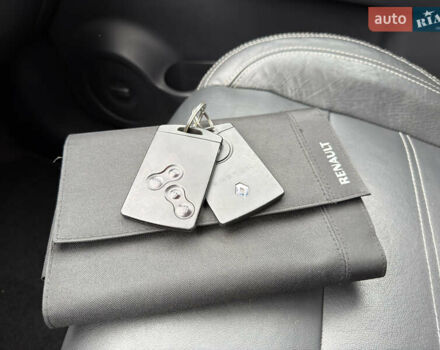 Серый Рено Колеос, объемом двигателя 2.5 л и пробегом 176 тыс. км за 14000 $, фото 64 на Automoto.ua