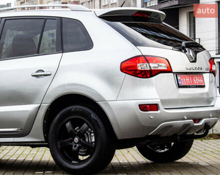 Серый Рено Колеос, объемом двигателя 2 л и пробегом 97 тыс. км за 13900 $, фото 11 на Automoto.ua