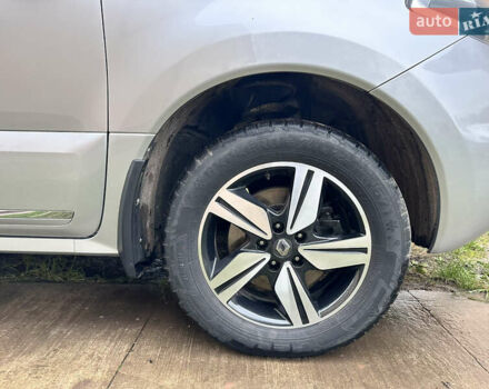 Серый Рено Колеос, объемом двигателя 2.49 л и пробегом 137 тыс. км за 13200 $, фото 11 на Automoto.ua