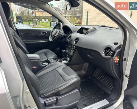 Серый Рено Колеос, объемом двигателя 2.49 л и пробегом 137 тыс. км за 13200 $, фото 10 на Automoto.ua