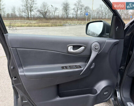 Серый Рено Колеос, объемом двигателя 2.5 л и пробегом 176 тыс. км за 14000 $, фото 32 на Automoto.ua