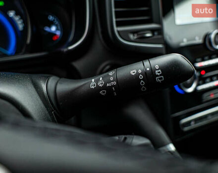 Серый Рено Колеос, объемом двигателя 2.5 л и пробегом 79 тыс. км за 23504 $, фото 15 на Automoto.ua