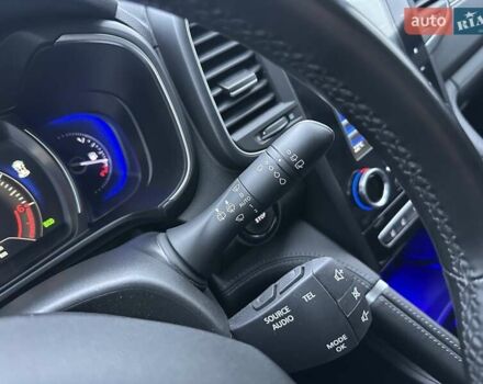 Серый Рено Колеос, объемом двигателя 2.49 л и пробегом 51 тыс. км за 26900 $, фото 23 на Automoto.ua