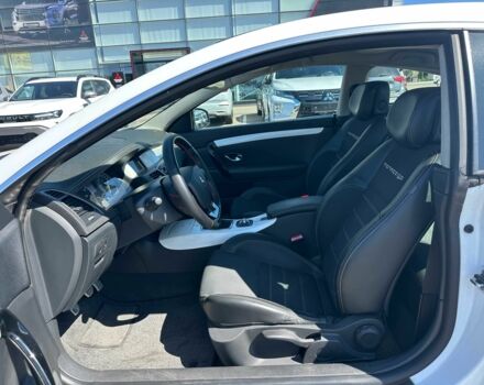 Белый Рено Лагуна, объемом двигателя 2 л и пробегом 242 тыс. км за 8700 $, фото 9 на Automoto.ua