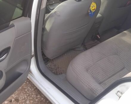 Білий Рено Лагуна, об'ємом двигуна 1.9 л та пробігом 65 тис. км за 799 $, фото 6 на Automoto.ua