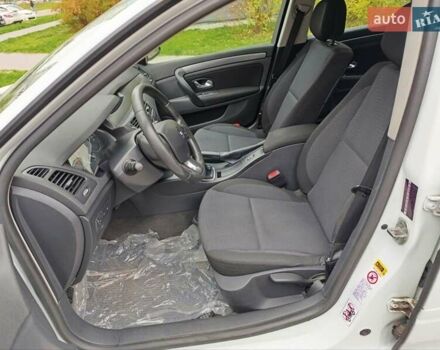 Рено Лагуна 2009 в Харькове на Automoto.ua Белый Рено Лагуна, объемом двигателя 1.46 л и пробегом 197 тыс. км за 5850 $, фото 9 на Automoto.ua