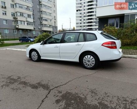 Рено Лагуна 2009 в Харькове на Automoto.ua Белый Рено Лагуна, объемом двигателя 1.46 л и пробегом 197 тыс. км за 5850 $, фото 4 на Automoto.ua