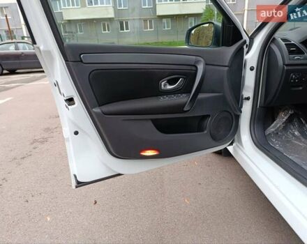 Рено Лагуна 2009 в Харькове на Automoto.ua Белый Рено Лагуна, объемом двигателя 1.46 л и пробегом 197 тыс. км за 5850 $, фото 5 на Automoto.ua
