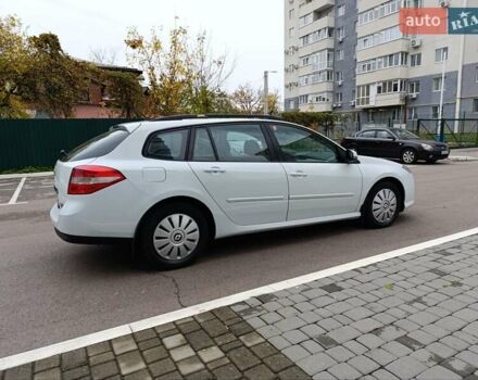 Рено Лагуна 2009 в Харькове на Automoto.ua Белый Рено Лагуна, объемом двигателя 1.46 л и пробегом 197 тыс. км за 5850 $, фото 10 на Automoto.ua