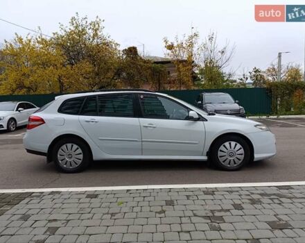 Рено Лагуна 2009 в Харькове на Automoto.ua Белый Рено Лагуна, объемом двигателя 1.46 л и пробегом 197 тыс. км за 5850 $, фото 6 на Automoto.ua