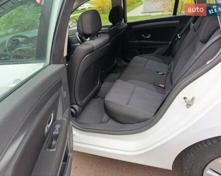 Рено Лагуна 2009 в Харькове на Automoto.ua Белый Рено Лагуна, объемом двигателя 1.46 л и пробегом 197 тыс. км за 5850 $, фото 3 на Automoto.ua