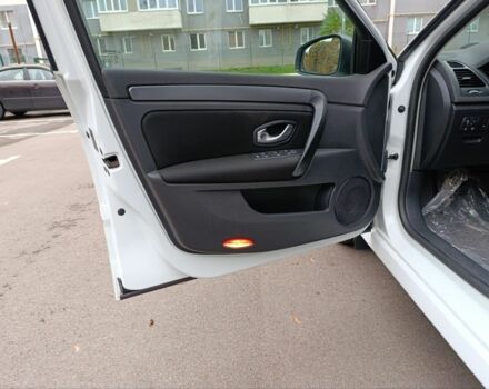 Рено Лагуна 2009 в Харькове на Automoto.ua Белый Рено Лагуна, объемом двигателя 1.5 л и пробегом 197 тыс. км за 5850 $, фото 6 на Automoto.ua