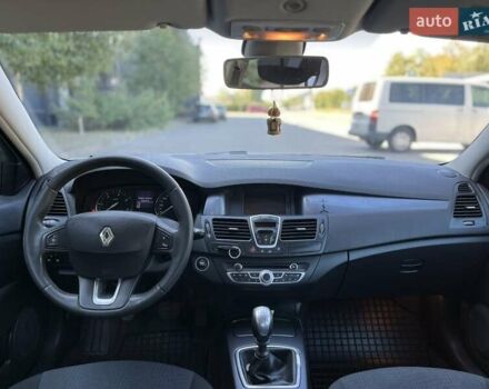 Белый Рено Лагуна, объемом двигателя 1.5 л и пробегом 309 тыс. км за 6500 $, фото 2 на Automoto.ua