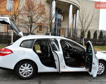 Белый Рено Лагуна, объемом двигателя 1.5 л и пробегом 183 тыс. км за 5900 $, фото 18 на Automoto.ua