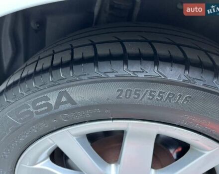 Белый Рено Лагуна, объемом двигателя 1.5 л и пробегом 309 тыс. км за 6500 $, фото 4 на Automoto.ua