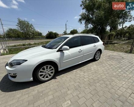 Белый Рено Лагуна, объемом двигателя 2 л и пробегом 424 тыс. км за 6600 $, фото 2 на Automoto.ua