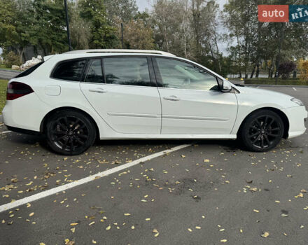 Белый Рено Лагуна, объемом двигателя 1.46 л и пробегом 251 тыс. км за 5950 $, фото 2 на Automoto.ua