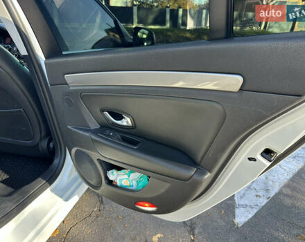 Белый Рено Лагуна, объемом двигателя 1.46 л и пробегом 290 тыс. км за 6999 $, фото 48 на Automoto.ua